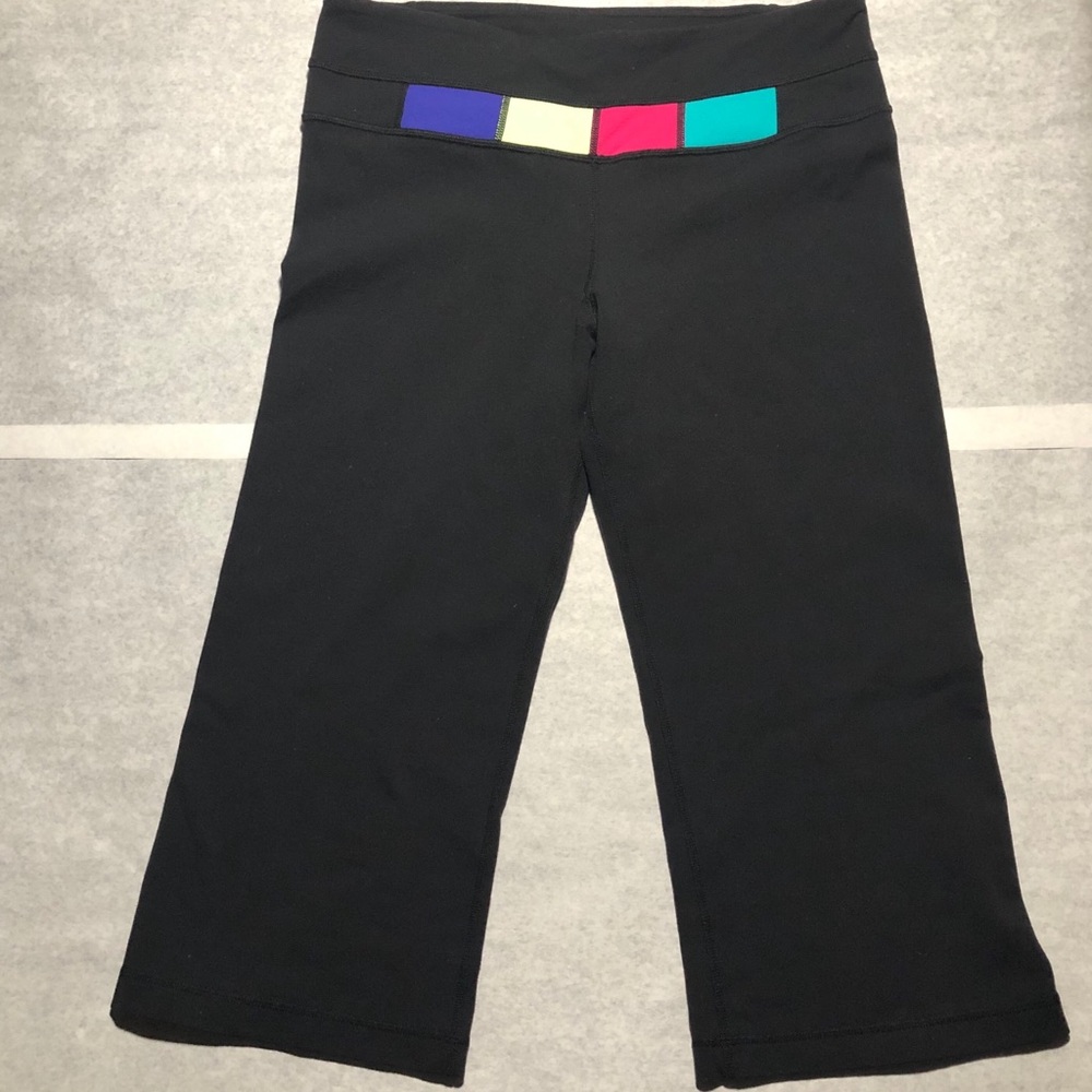 Lululemon Cropped Pants. - Picture 6 of 8